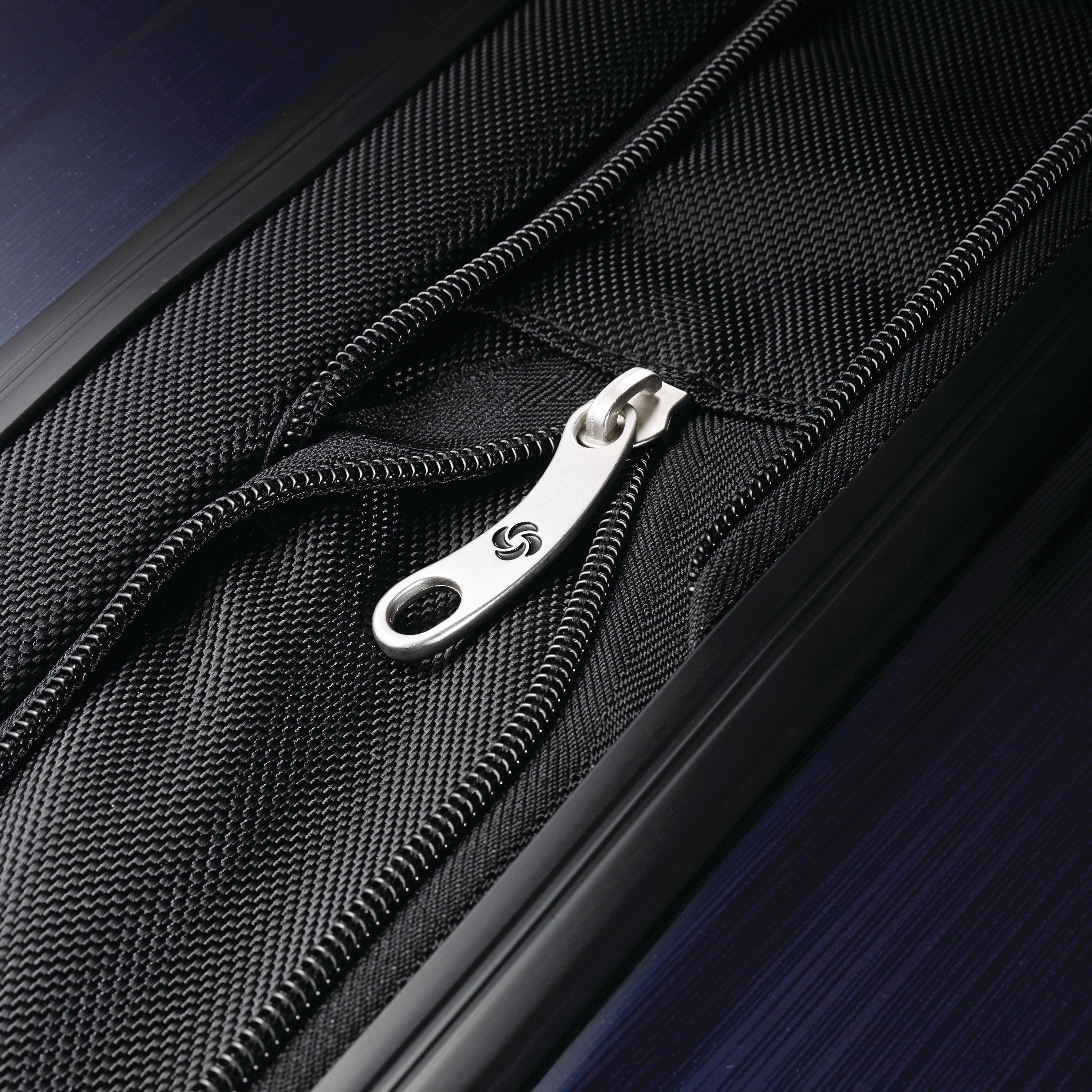 Samsonite Winfield 2 Hardside Luggage with 360 Spinner Wheels, TSA Lock, Airline Approved ( Navy , Checked-Medium 24-Inch ) Navy Checked Medium 24 Inch U4