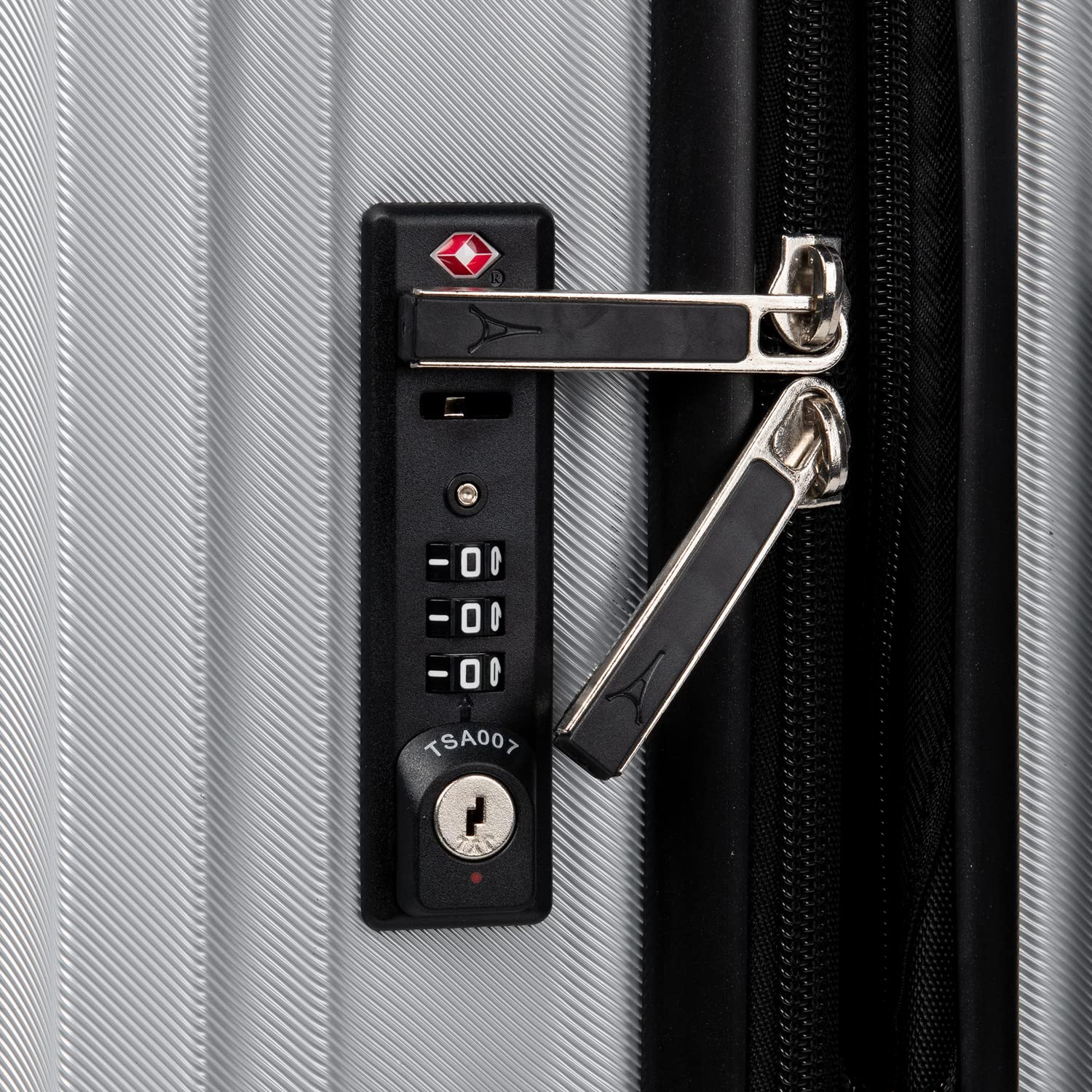 Travelpro Maxlite Air Hardside Expandable Luggage, 8 Spinner Wheels, Lightweight Hard Shell Polycarbonate U4