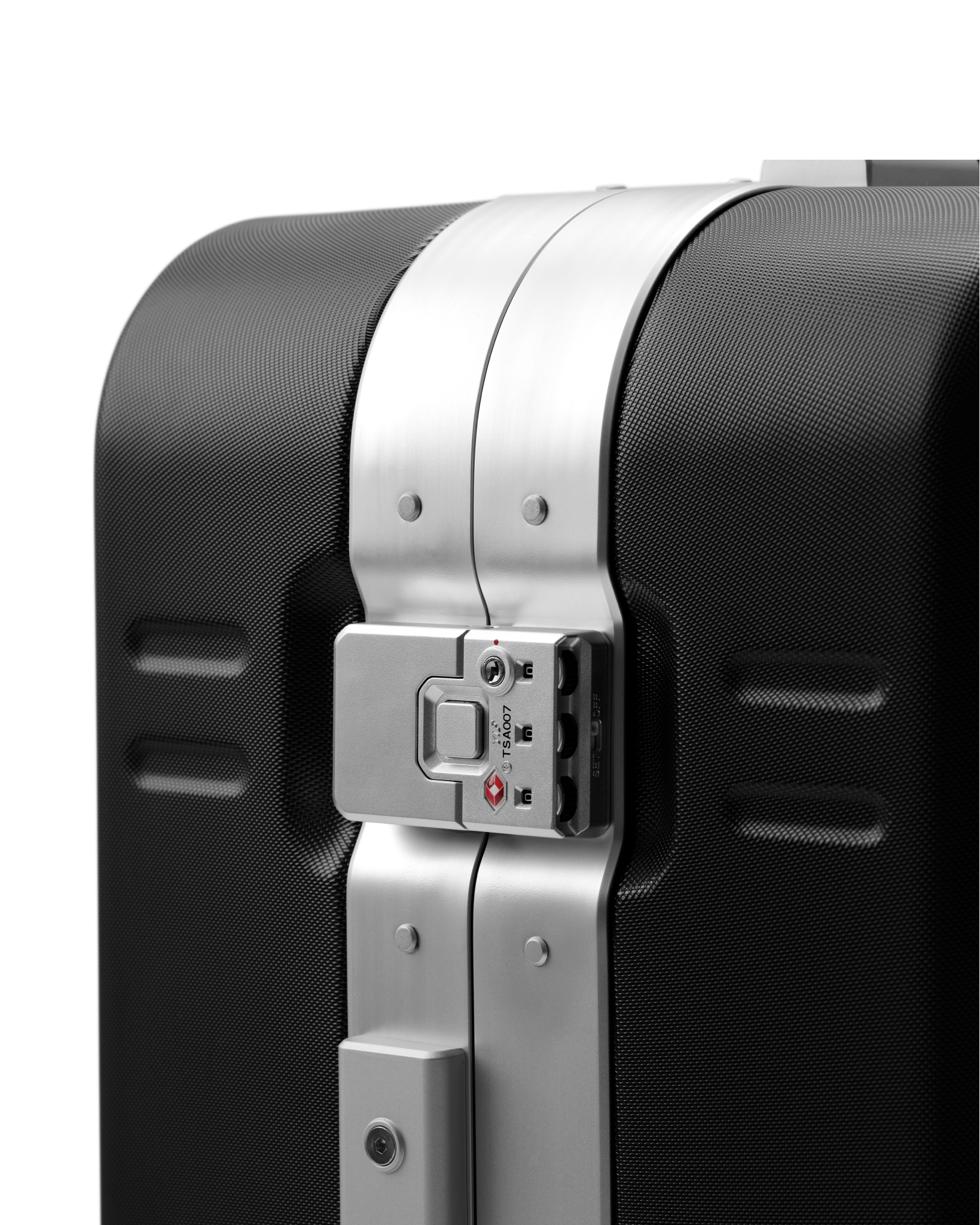 D_b_ Ramverk Pro Hardside Spinner Luggage Collection ( Silver , Checked-Medium ) Silver Checked Medium U1