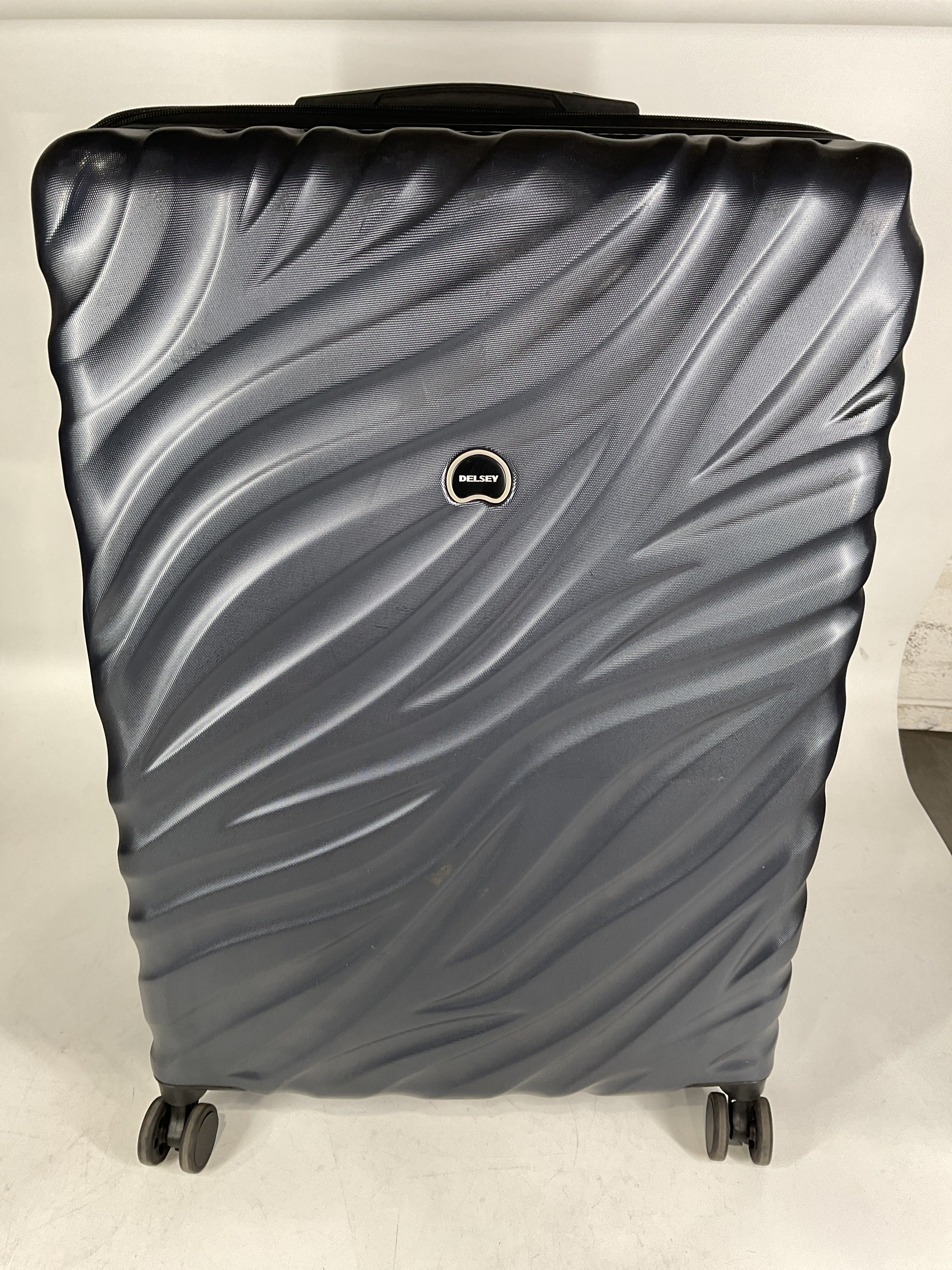 Delsey Alexis Lightweight Luggage Double Wheel Hardshell Suitcases, Expandable Spinner Suitcase with TSA Lock and Carry On to Delsey Alexis Lightweight Luggage, Double Wheel Hardshell Suitcases, Expandable Spinner Suitcase with TSA Lock U2