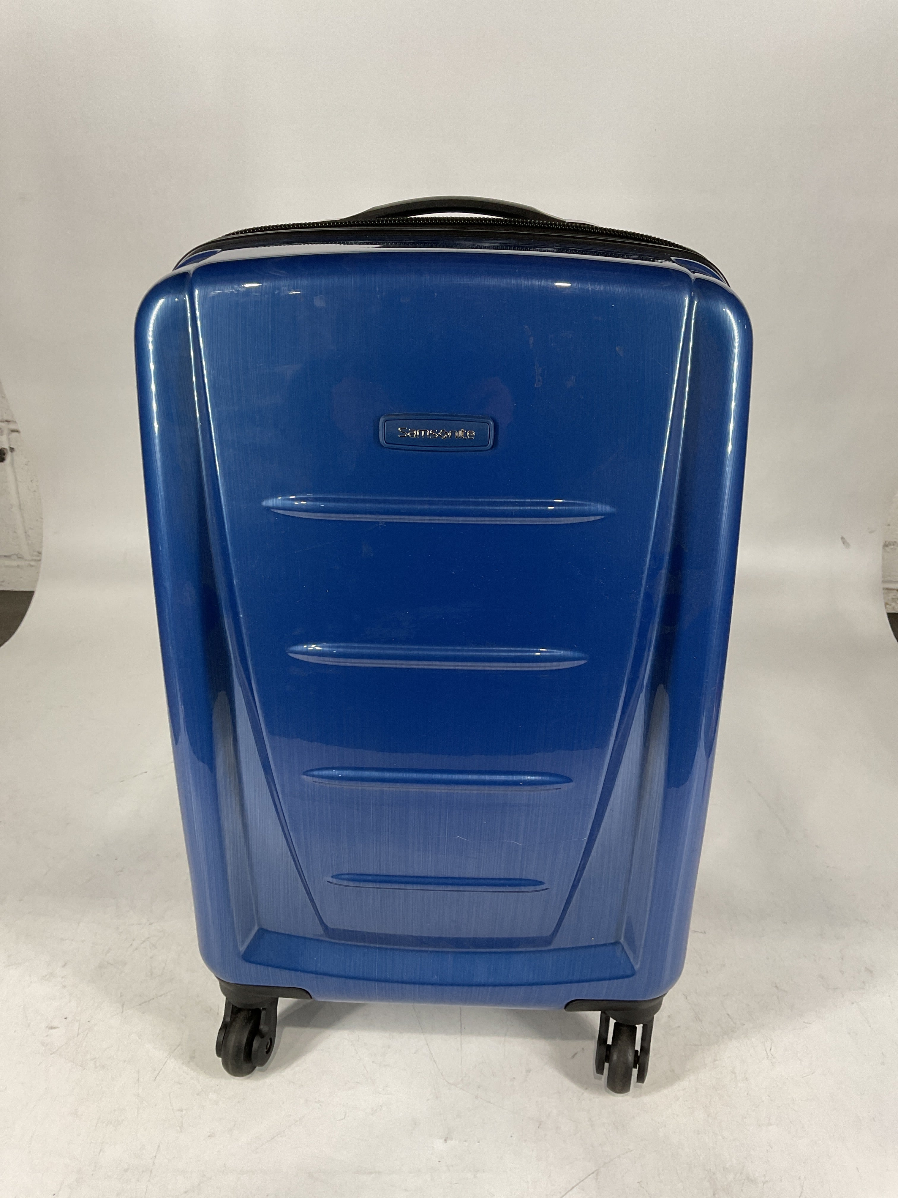 Samsonite Winfield 2 Hardside Luggage with Spinner Wheels U4