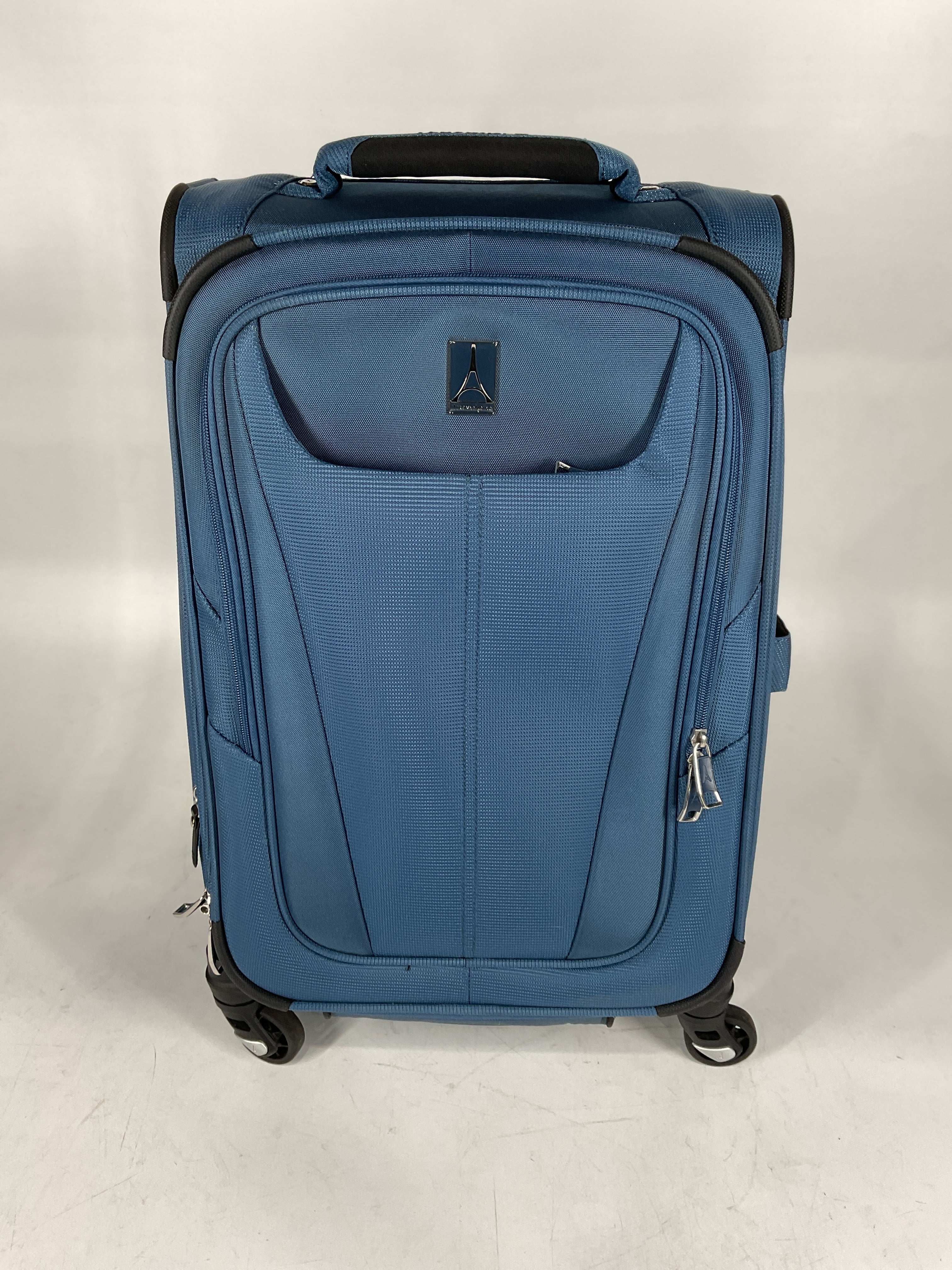 Travelpro Maxlite 5 Softside Expandable Luggage with 4 Spinner Wheels, Lightweight Suitcase, Men and Women U4