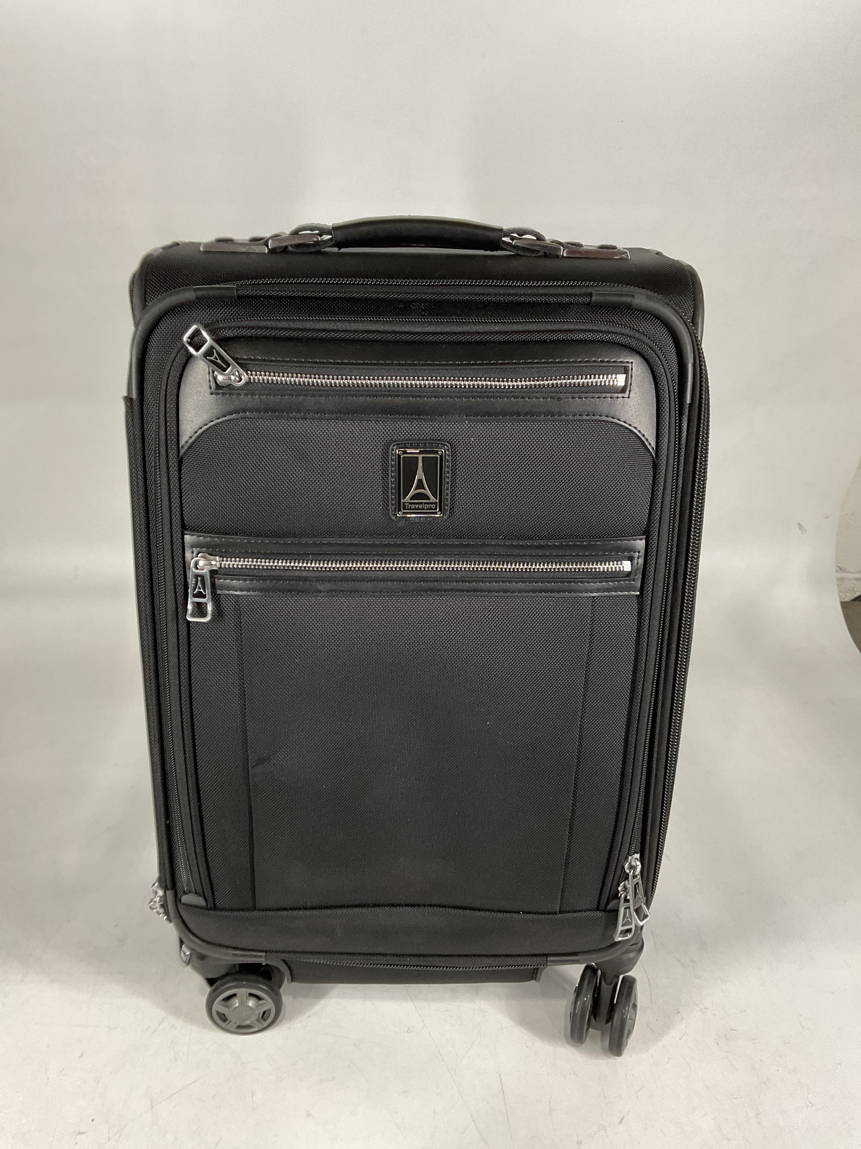 Travelpro Platinum Elite Softside Expandable Luggage, 8 Wheel Spinner Suitcase, USB Port, Suiter, Men and Women U3