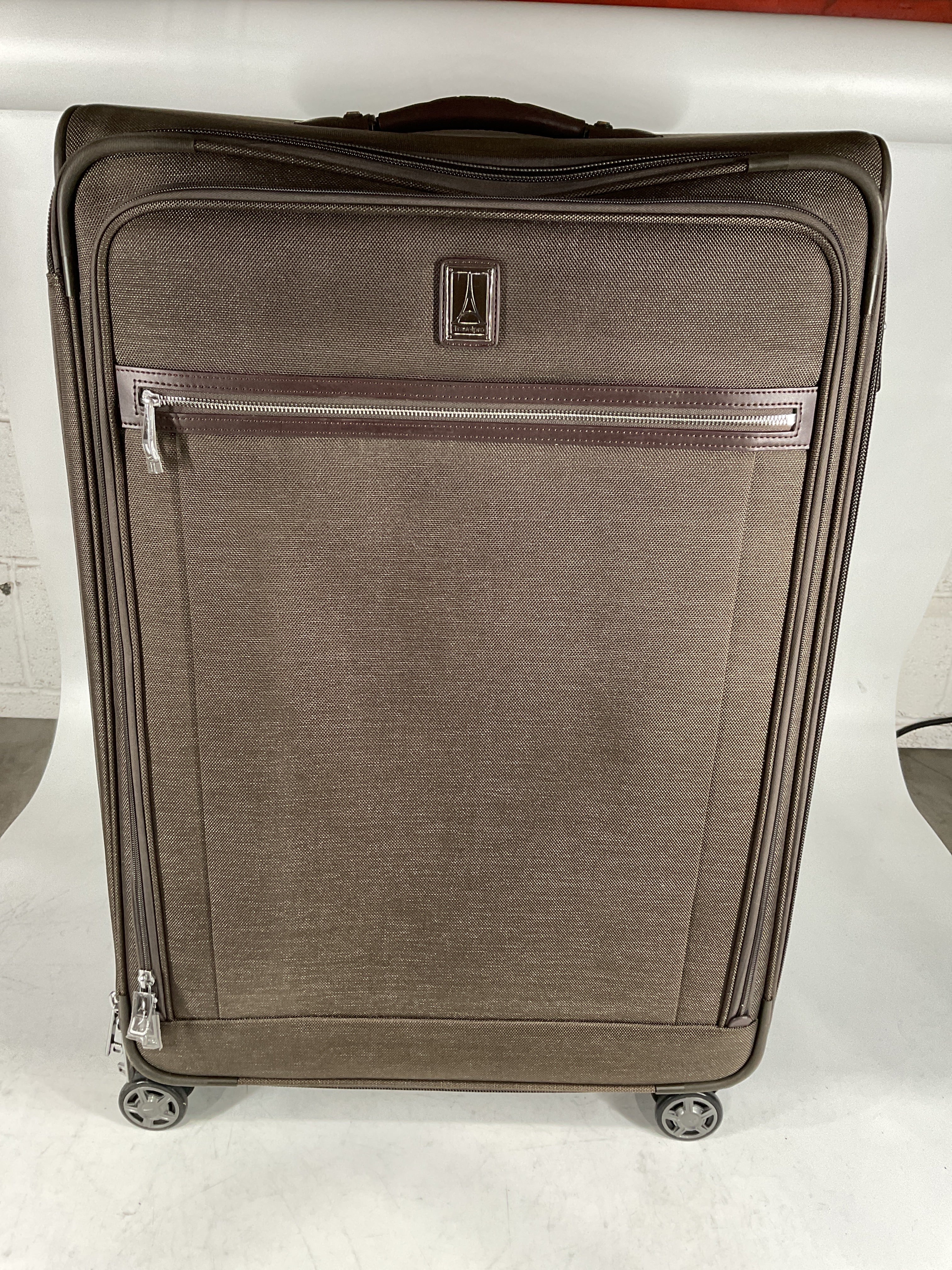 Travelpro Platinum Elite Softside Expandable Luggage, 8 Wheel Spinner Suitcase, USB Port, Suiter, Men and Women U1