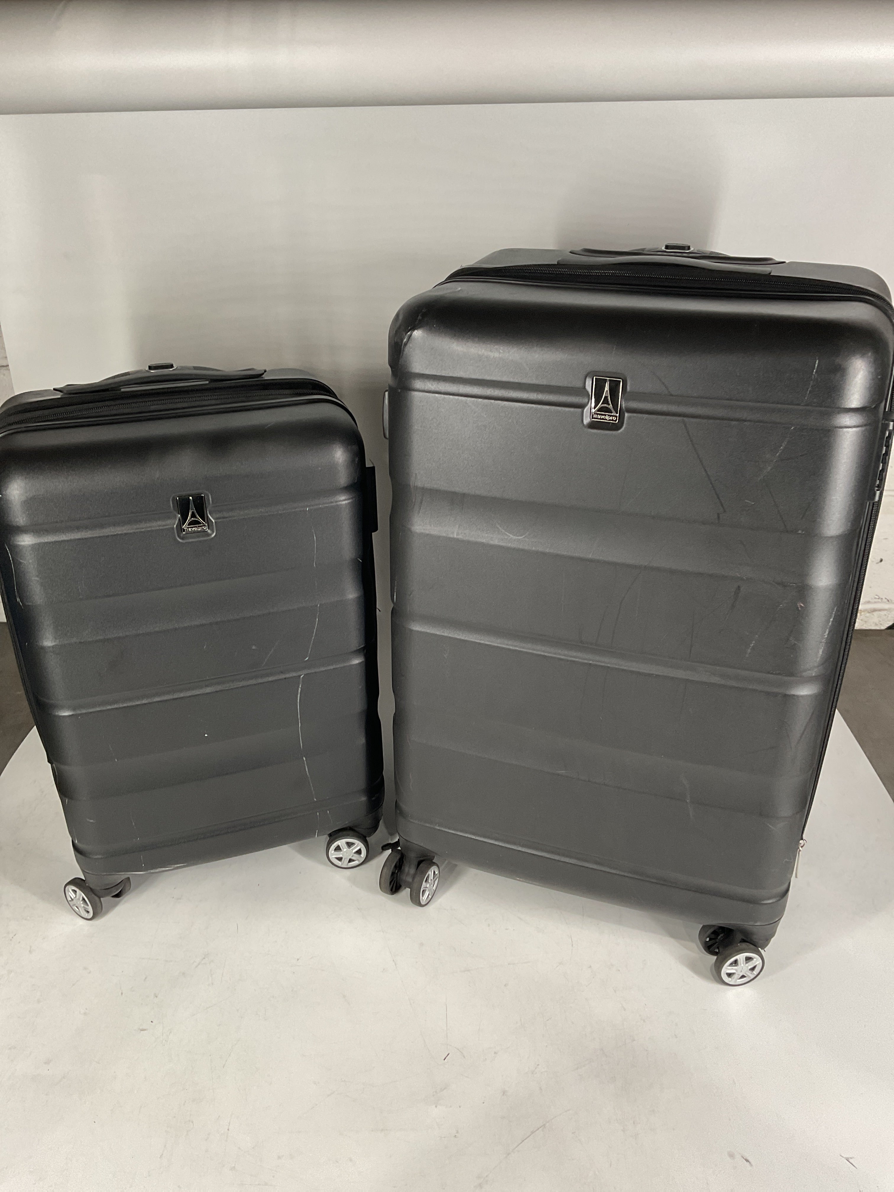 Travelpro Runway Hardside 2-Piece Expandable Spinner Set (20/25") U2