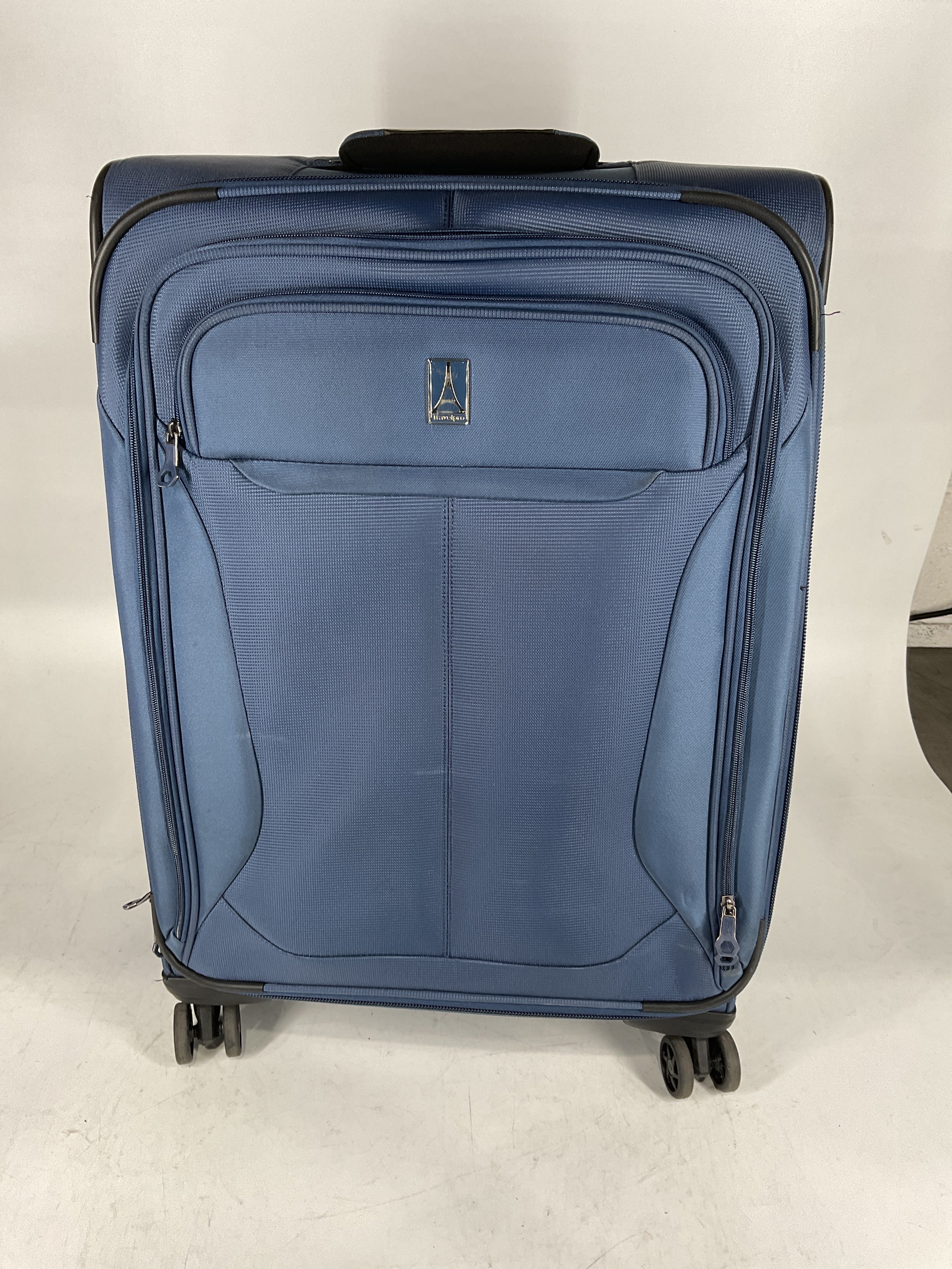 Travelpro Tourlite Softside Expandable Luggage with 4 Spinner Wheels, Lightweight Suitcase, Men and Women U1